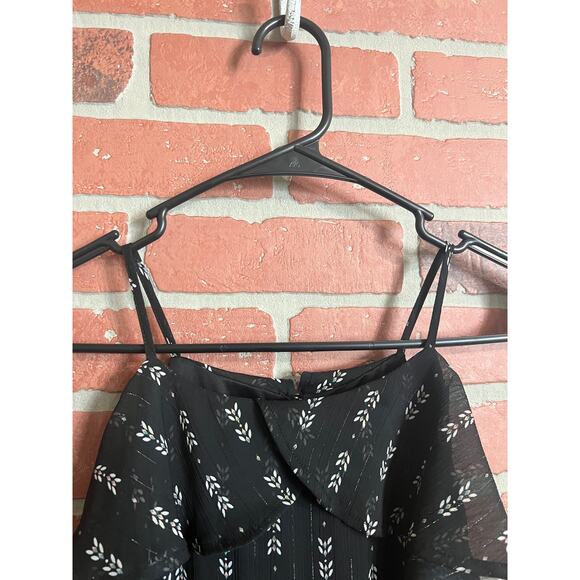 Maurices | Cold Shoulder Arrow Print Dress - Picture 5 of 8